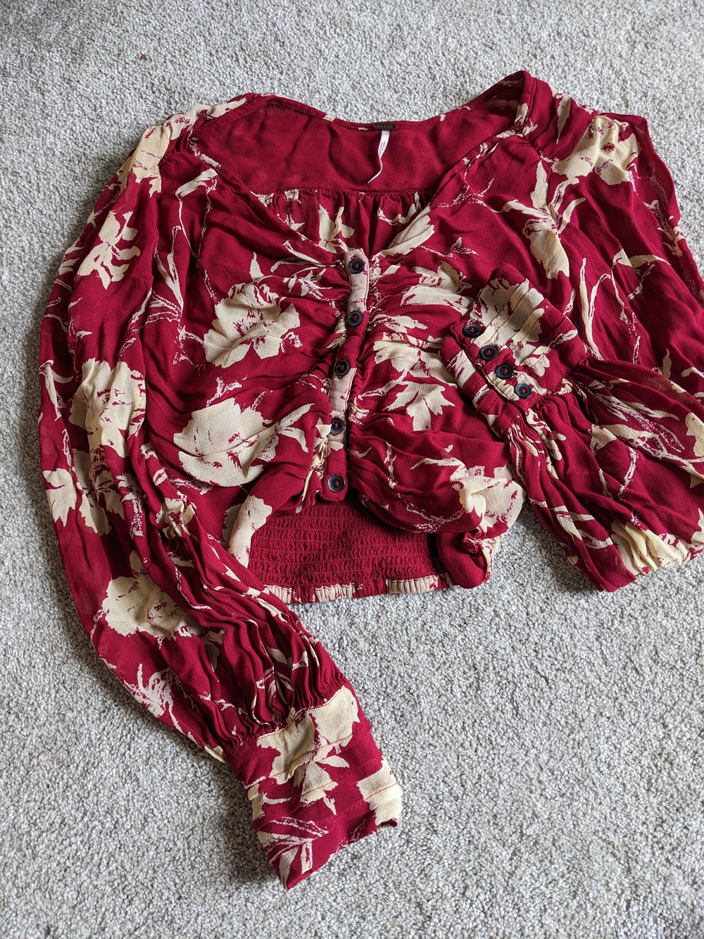 Free People Red Floral Ruched Button-Front Crop Top Blouse - Picture 5 of 5